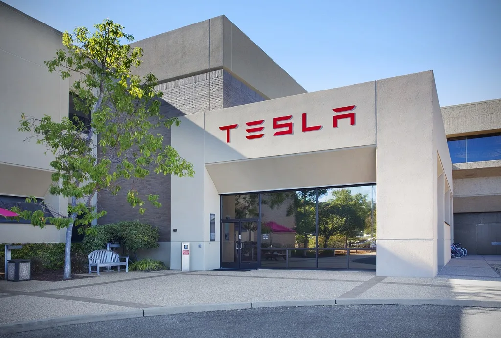 percorso Tesla verso la leadership